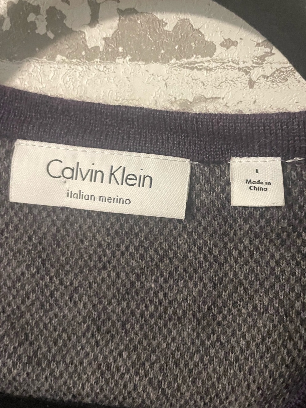 Calvin Klein Italian Merino Wool V-Neck Sweater Men’s L dark purple eggplant - Picture 4 of 8
